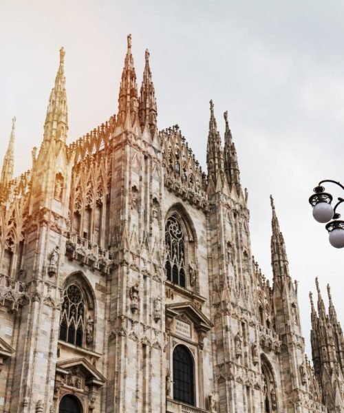 beautiful-panoramic-view-duomo-square-milan-with-big-street-lamp-italy